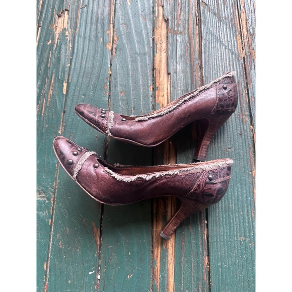 Heels - Picture 3 of 8